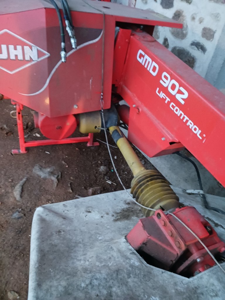 Mähwerk от тип Kuhn Gmd 902, Gebrauchtmaschine в SAINT HILAIRE EN MORVAN (Снимка 4)