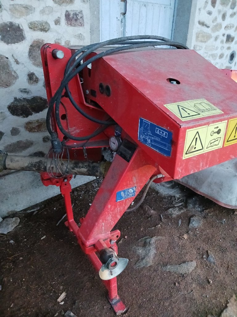 Mähwerk от тип Kuhn Gmd 902, Gebrauchtmaschine в SAINT HILAIRE EN MORVAN (Снимка 7)
