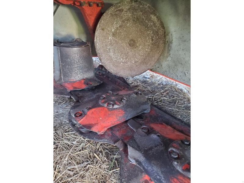 Mähwerk des Typs Kuhn GMD4011, Gebrauchtmaschine in BRAY en Val (Bild 4)