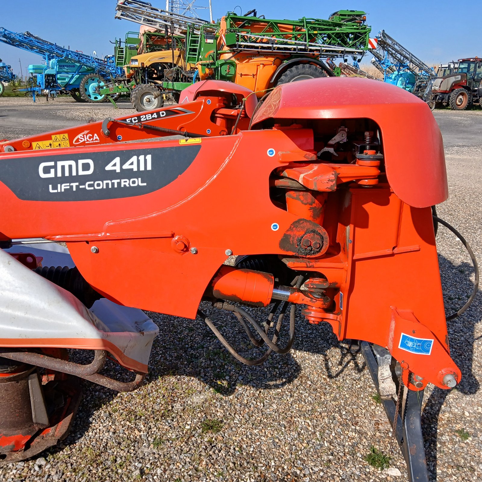 Mähwerk du type Kuhn GMD4411-FF, Gebrauchtmaschine en HERLIN LE SEC (Photo 4)