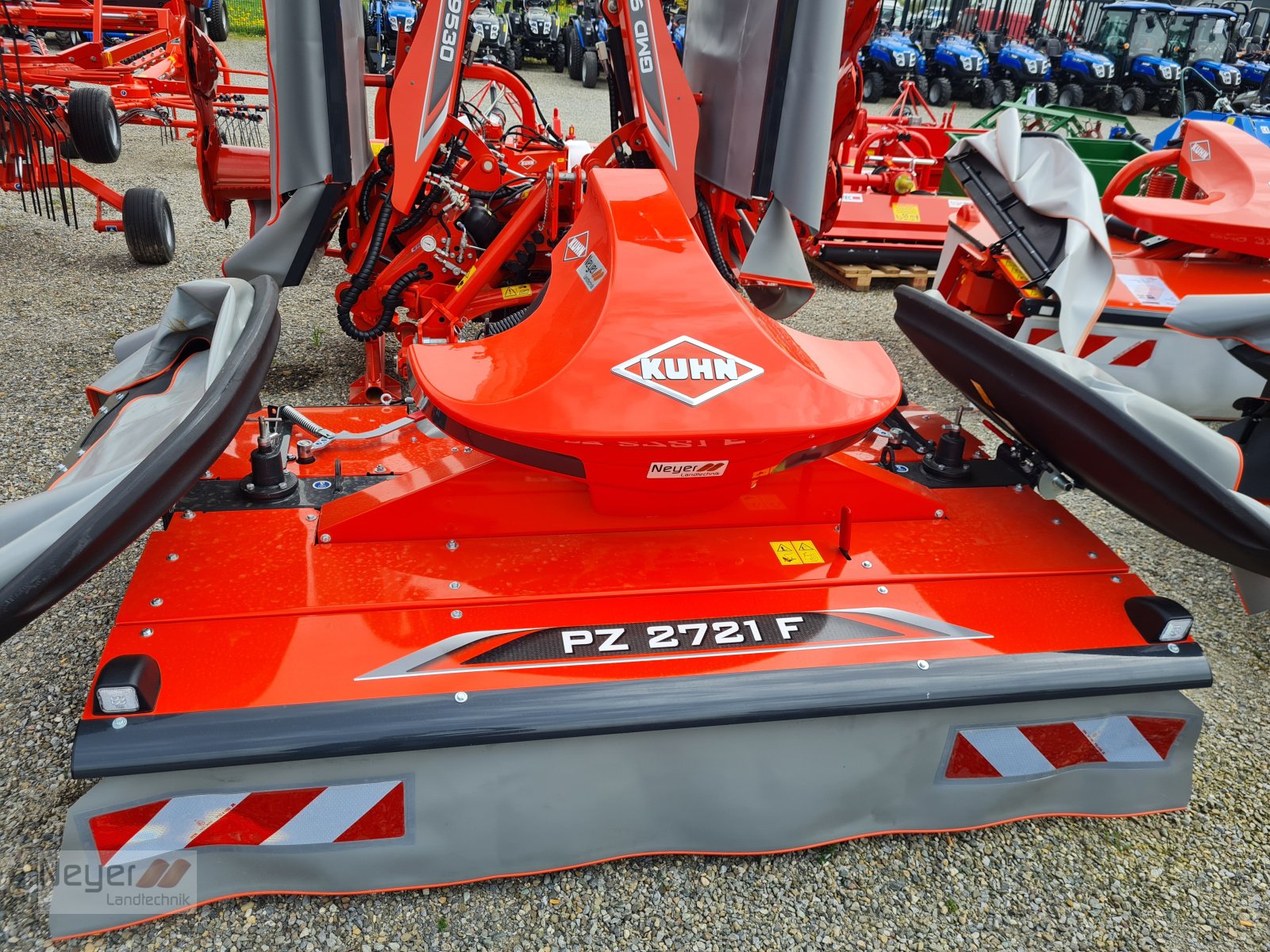 Mähwerk des Typs Kuhn PZ 2721 F, Neumaschine in Bad Waldsee Mennisweiler (Bild 1)