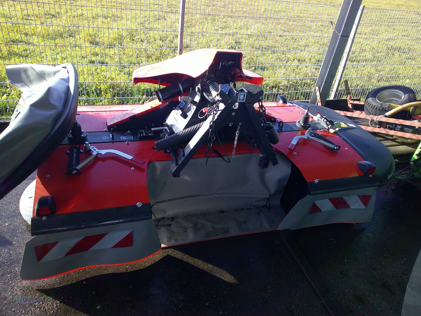 Mähwerk of the type Kuhn PZ 3021 F "Frontmähwerk", Neumaschine in Buchdorf (Picture 1)