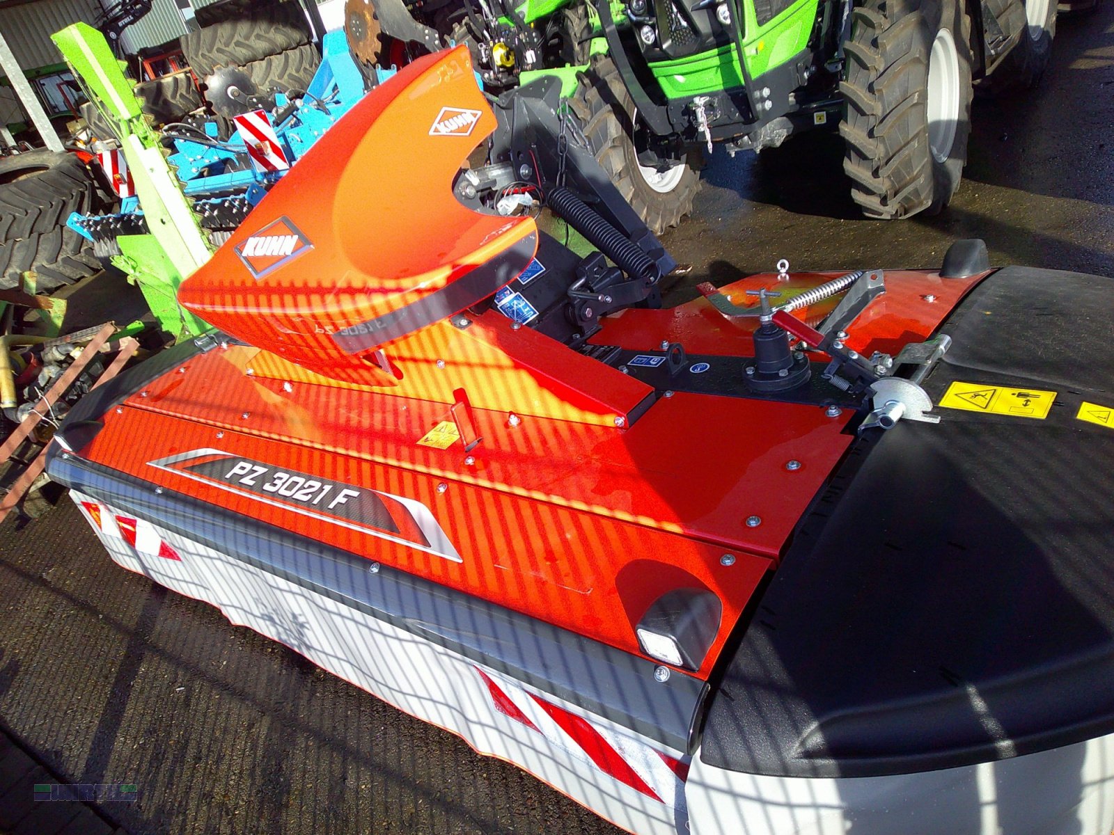 Mähwerk of the type Kuhn PZ 3021 F "Frontmähwerk", Neumaschine in Buchdorf (Picture 4)