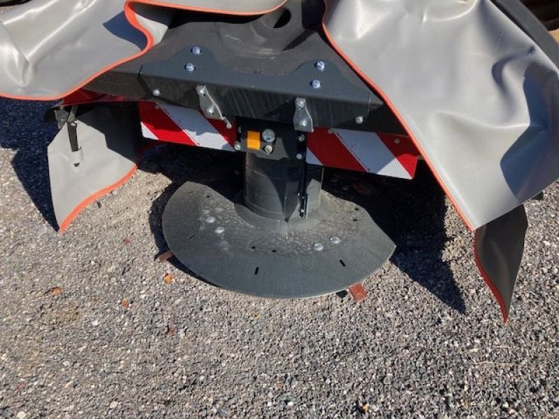 Mähwerk of the type Kuhn PZ 3021 F, Neumaschine in Reith bei Kitzbühel (Picture 3)