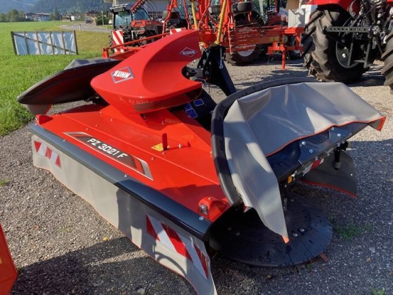 Mähwerk of the type Kuhn PZ 3021 F, Neumaschine in Reith bei Kitzbühel (Picture 1)