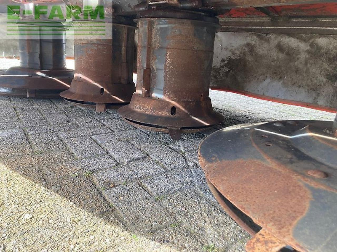 Mähwerk van het type Kuhn pz960 triplemaaierset, Gebrauchtmaschine in gg VEGHEL (Foto 4)