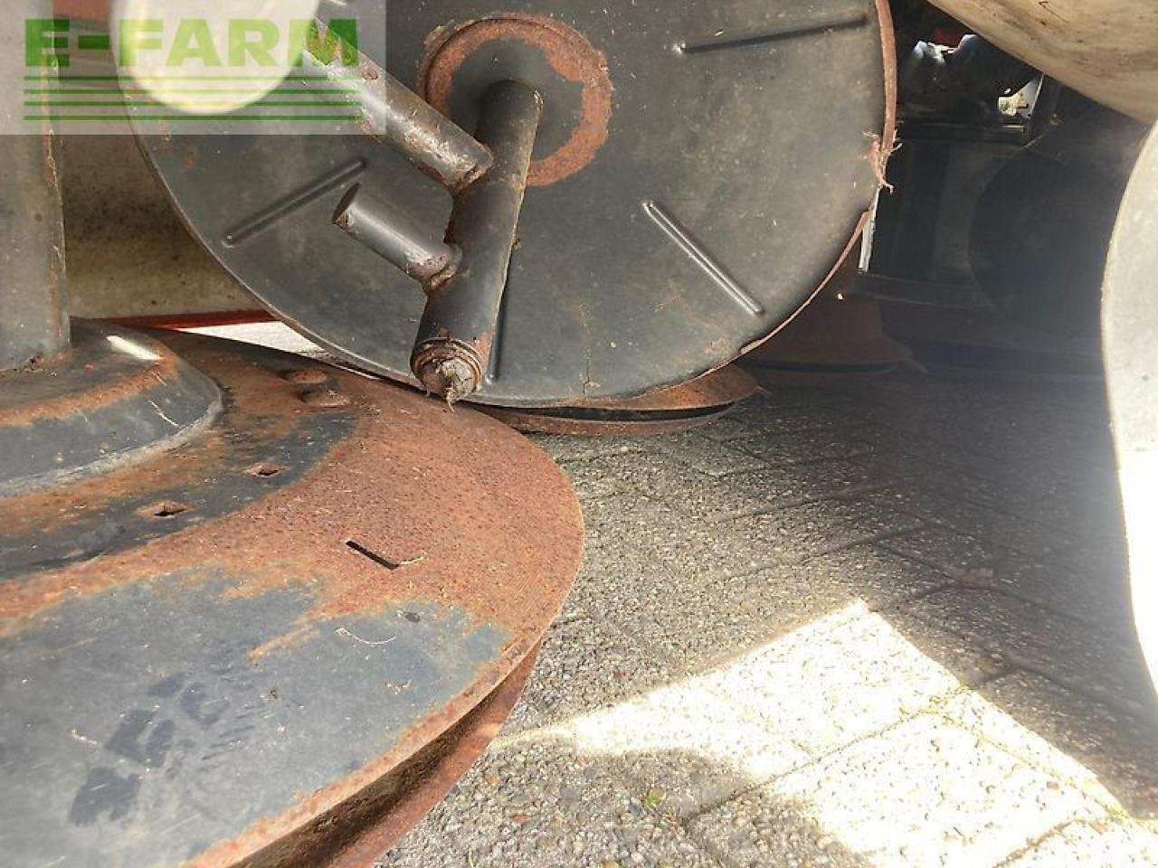 Mähwerk van het type Kuhn pz960 triplemaaierset, Gebrauchtmaschine in gg VEGHEL (Foto 14)