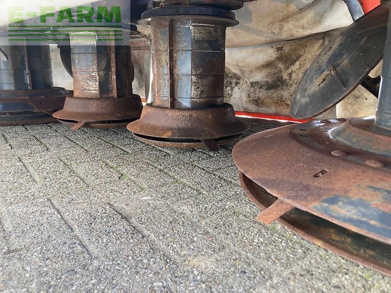 Mähwerk van het type Kuhn pz960 triplemaaierset, Gebrauchtmaschine in gg VEGHEL (Foto 15)