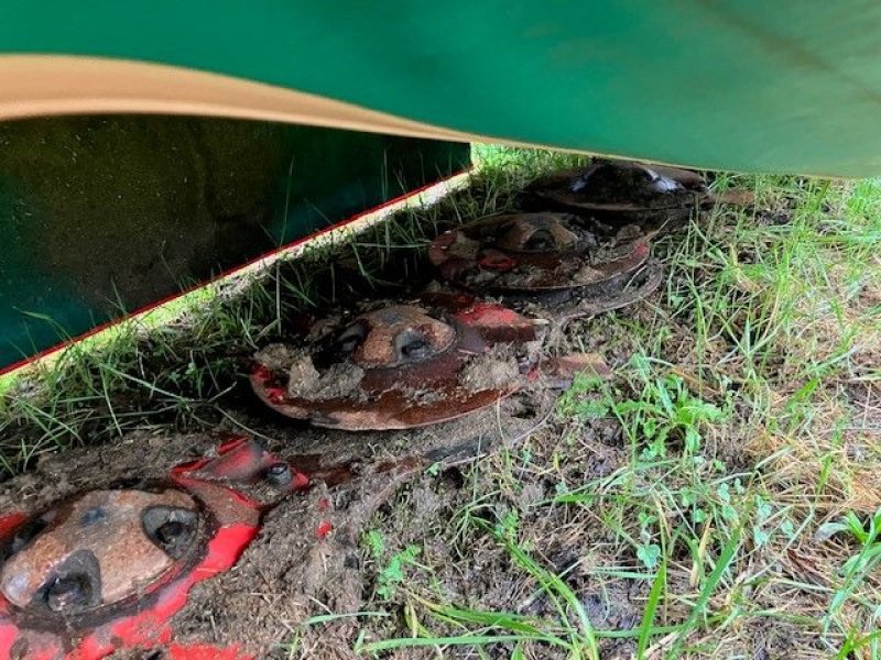 Mähwerk of the type Kverneland 2832 F, Gebrauchtmaschine in POUSSAY (Picture 6)