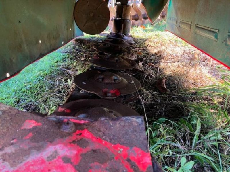 Mähwerk van het type Kverneland 2832 F, Gebrauchtmaschine in PUSEY (Foto 4)