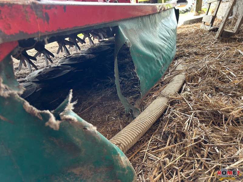 Mähwerk of the type Kverneland 3532FT, Gebrauchtmaschine in Gennes sur glaize (Picture 9)