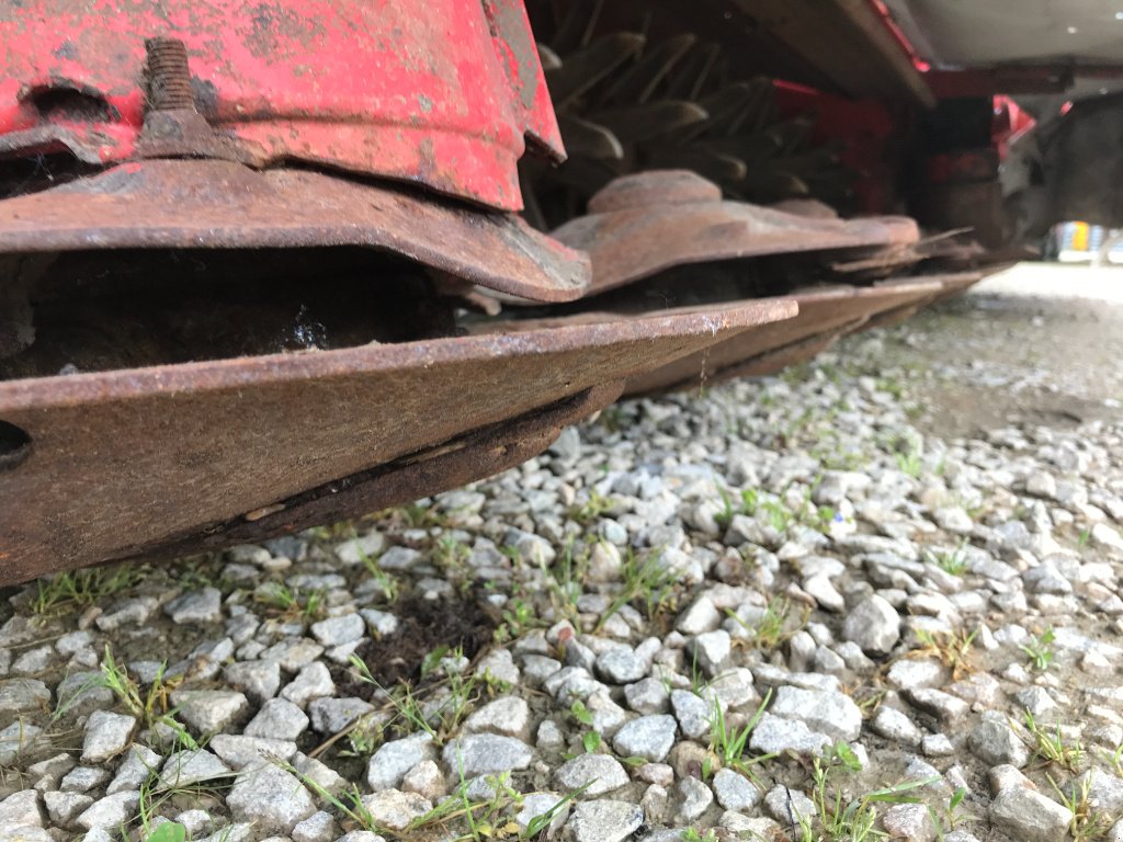 Mähwerk of the type Lely 320mc, Gebrauchtmaschine in MORLHON LE HAUT (Picture 9)