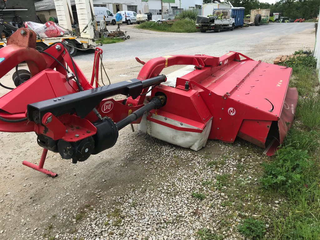 Mähwerk of the type Lely 320mc, Gebrauchtmaschine in MORLHON LE HAUT (Picture 3)