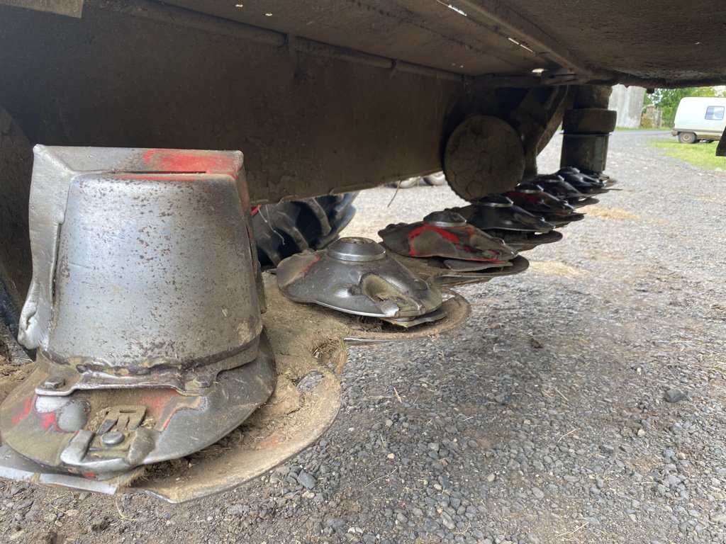 Mähwerk del tipo Lely SPLENDIMO 320F, Gebrauchtmaschine In MAURIAC (Immagine 7)