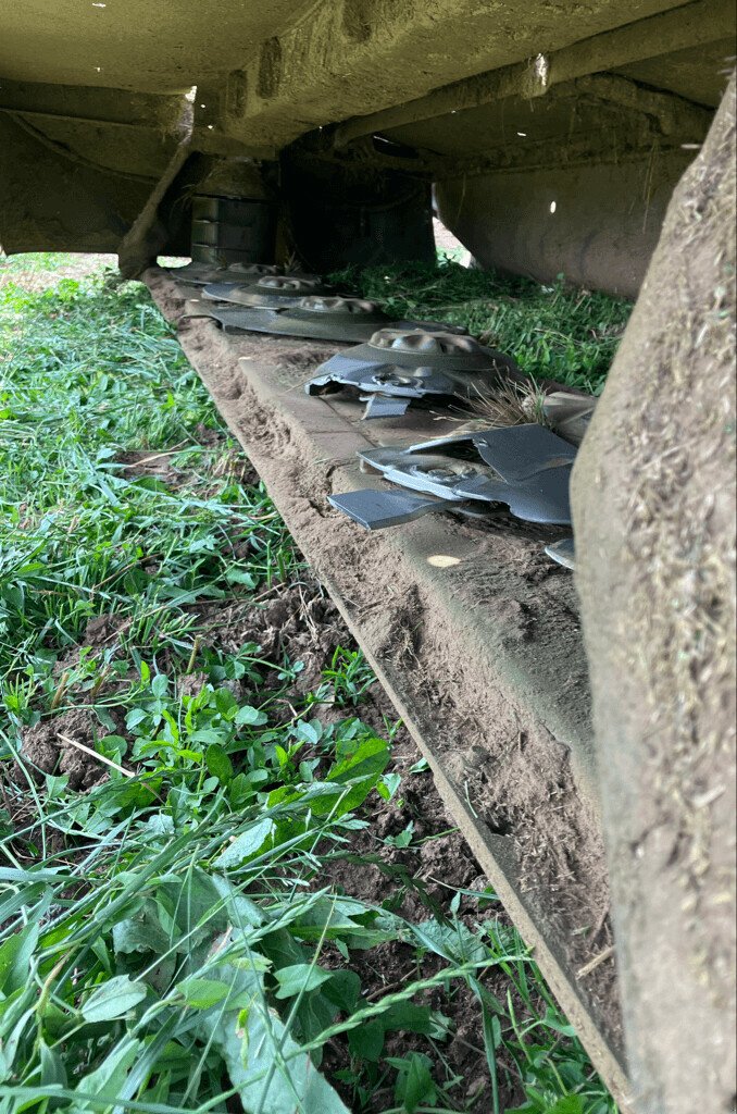 Mähwerk du type Massey Ferguson FAUCHEUSE MF DM 367 TL-V, Gebrauchtmaschine en AUTUN (Photo 4)