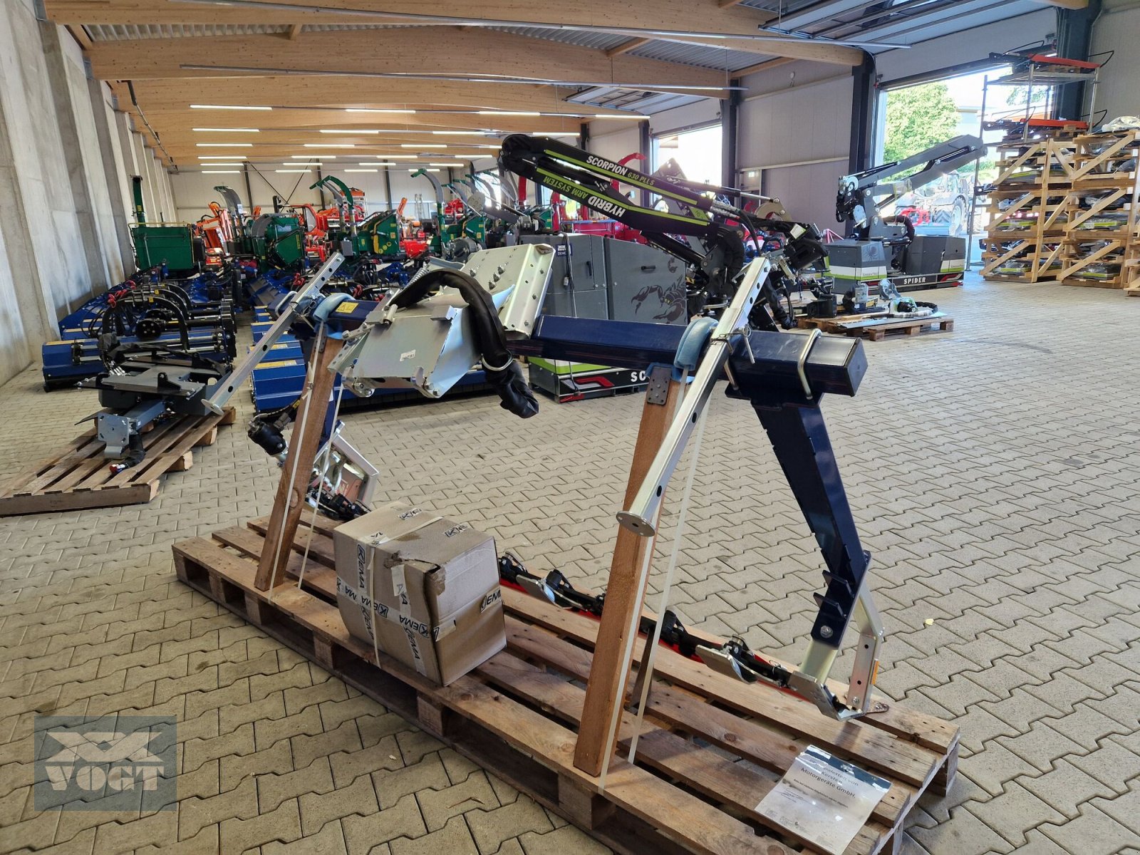 Mähwerk of the type MDB DM 235X Doppelmesser-Mähwerk für Mähraupe /Mulchraupe /Funkraupe-Lagergerät-, Neumaschine in Schmallenberg (Picture 4)