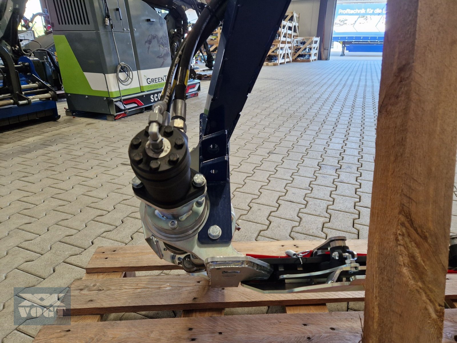 Mähwerk of the type MDB DM 235X Doppelmesser-Mähwerk für Mähraupe /Mulchraupe /Funkraupe-Lagergerät-, Neumaschine in Schmallenberg (Picture 7)