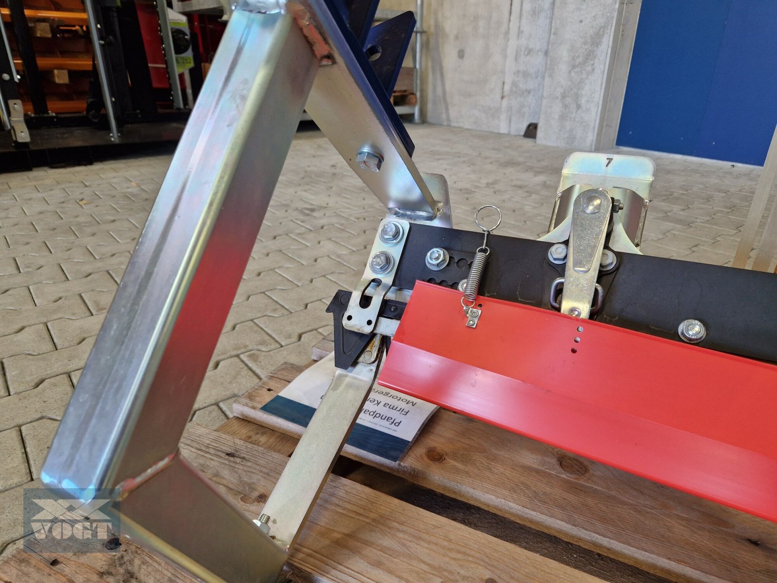 Mähwerk of the type MDB DM 235X Doppelmesser-Mähwerk für Mähraupe /Mulchraupe /Funkraupe-Lagergerät-, Neumaschine in Schmallenberg (Picture 13)