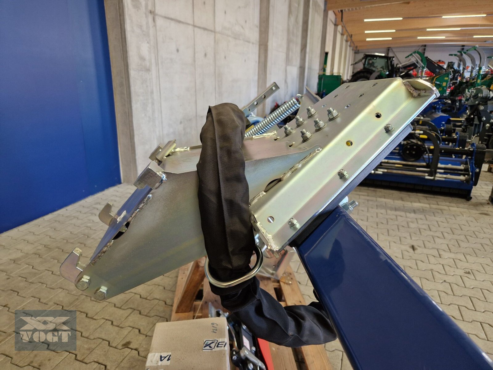 Mähwerk of the type MDB DM 235X Doppelmesser-Mähwerk für Mähraupe /Mulchraupe /Funkraupe-Lagergerät-, Neumaschine in Schmallenberg (Picture 14)