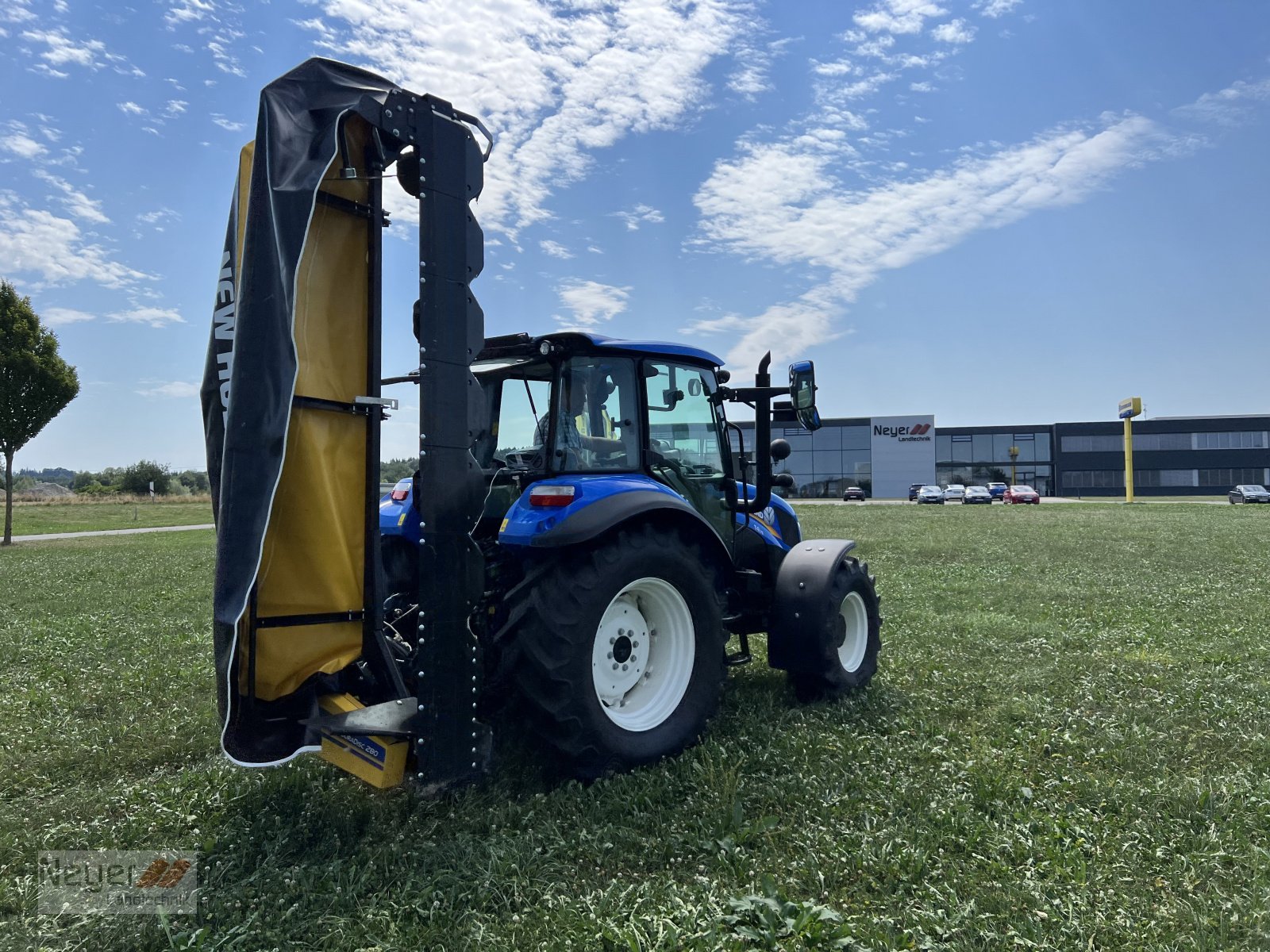 Mähwerk of the type New Holland DuraDisc 280, Neumaschine in Bad Waldsee Mennisweiler (Picture 5)