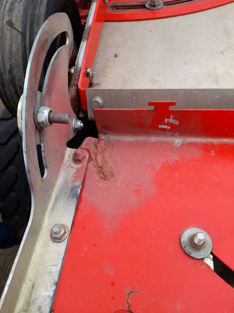 Mähwerk des Typs Pöttinger 3007T, Gebrauchtmaschine in Neufchâtel-en-Bray (Bild 8)