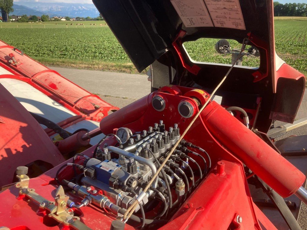 Mähwerk Türe ait Pöttinger A 10 CF, Gebrauchtmaschine içinde Commugny (resim 8)