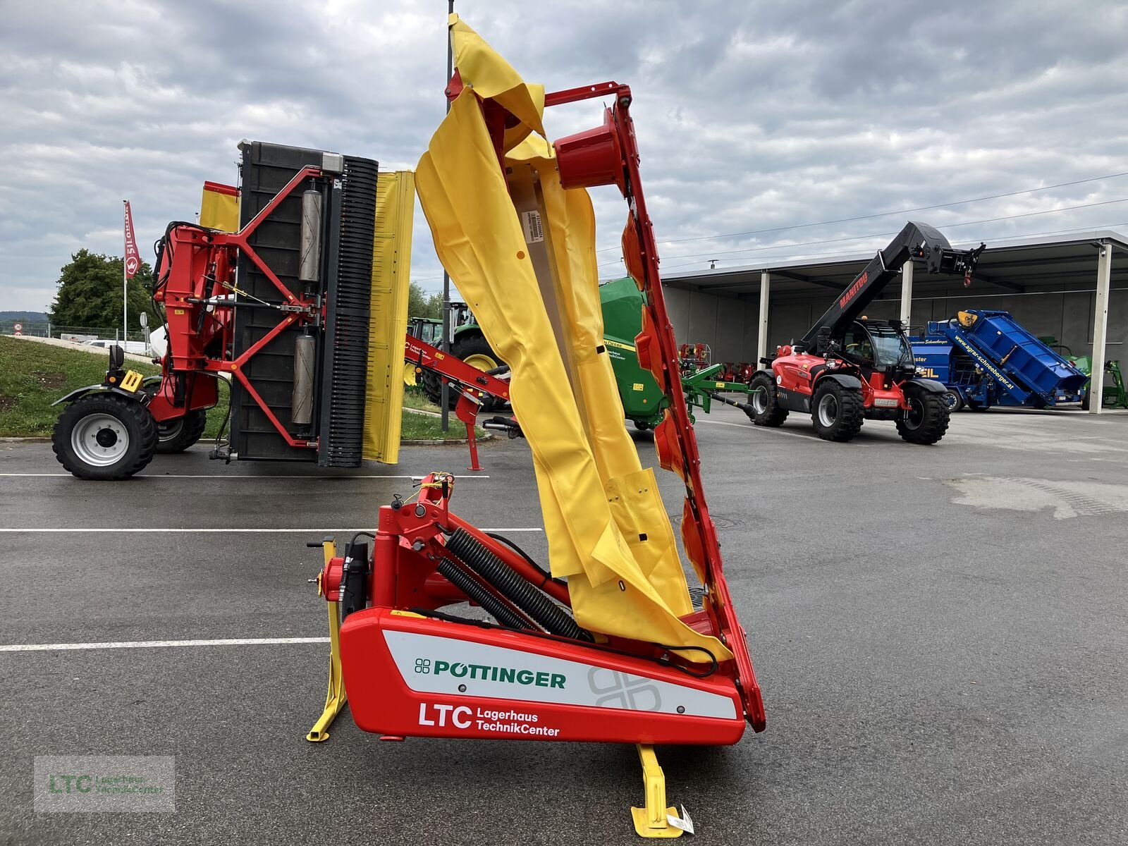 Mähwerk des Typs Pöttinger Nova Disc 262, Neumaschine in Redlham (Bild 8)