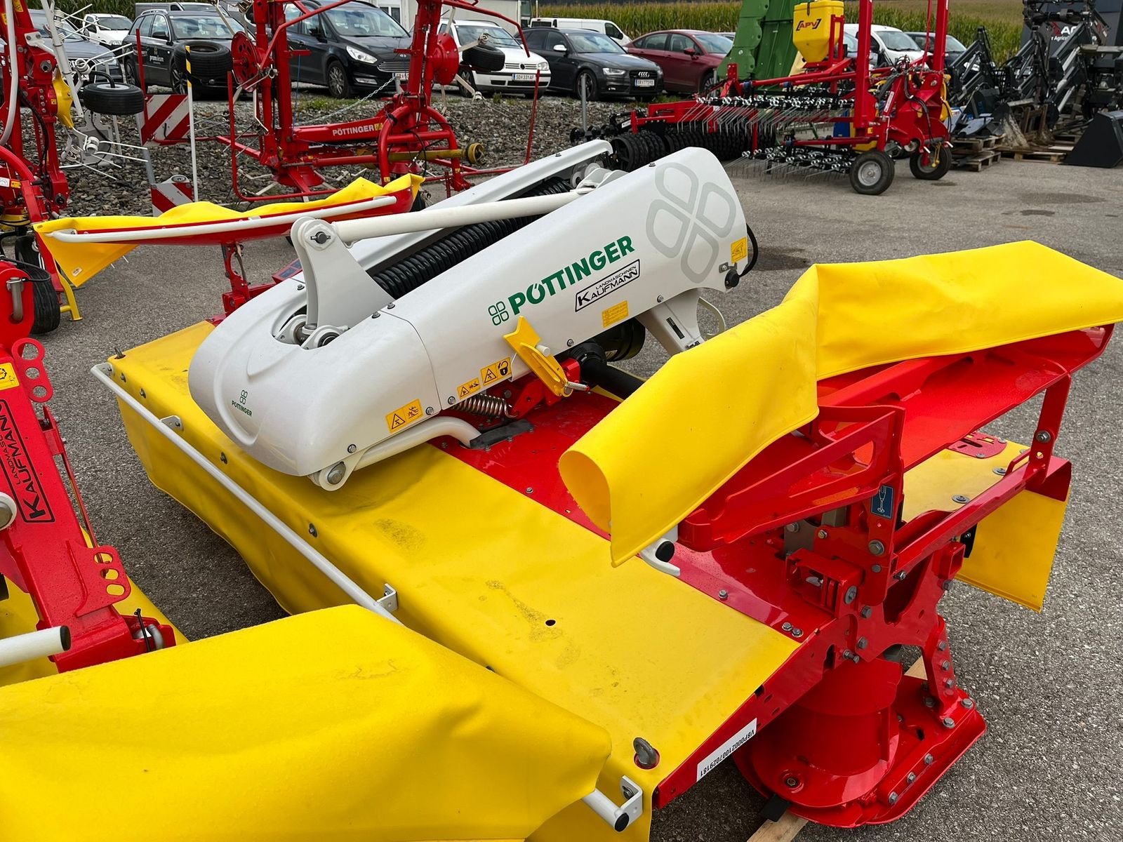 Mähwerk of the type Pöttinger Novacat 301 Alpha Motion Master, Neumaschine in NATTERNBACH (Picture 1)
