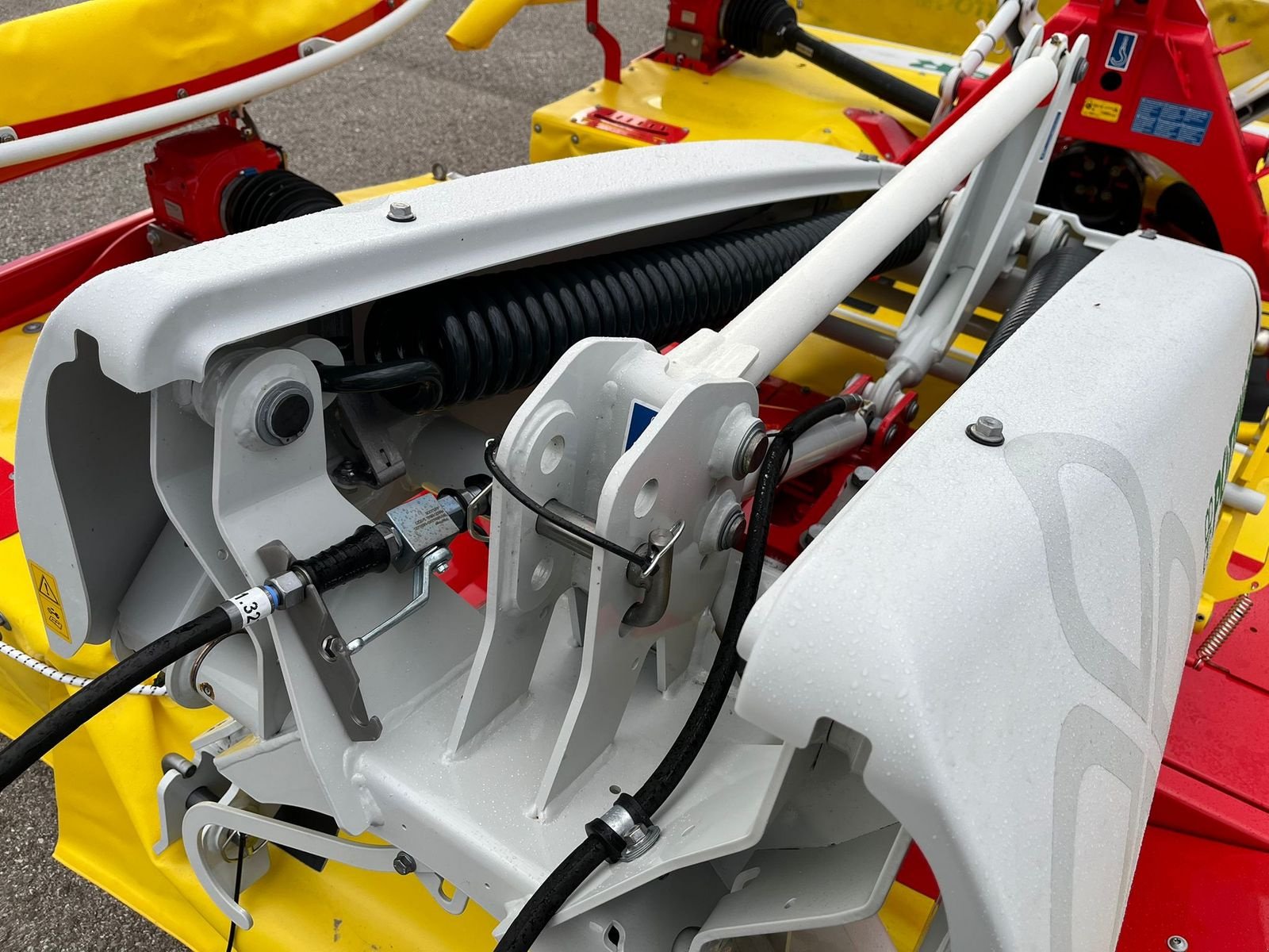 Mähwerk of the type Pöttinger Novacat 301 Alpha Motion Master, Neumaschine in NATTERNBACH (Picture 9)