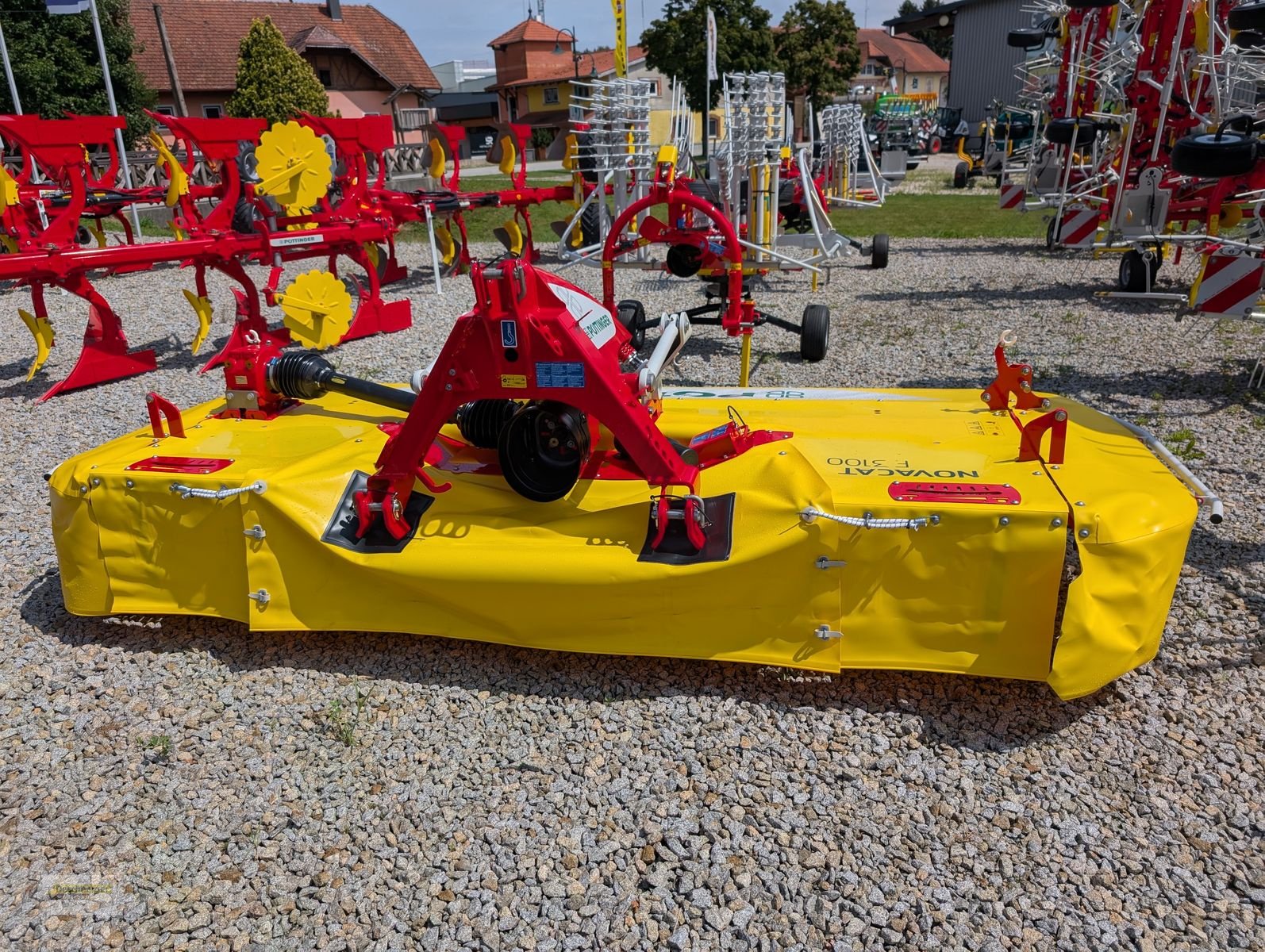 Mähwerk of the type Pöttinger Novacat F 3100, Neumaschine in Senftenbach (Picture 4)