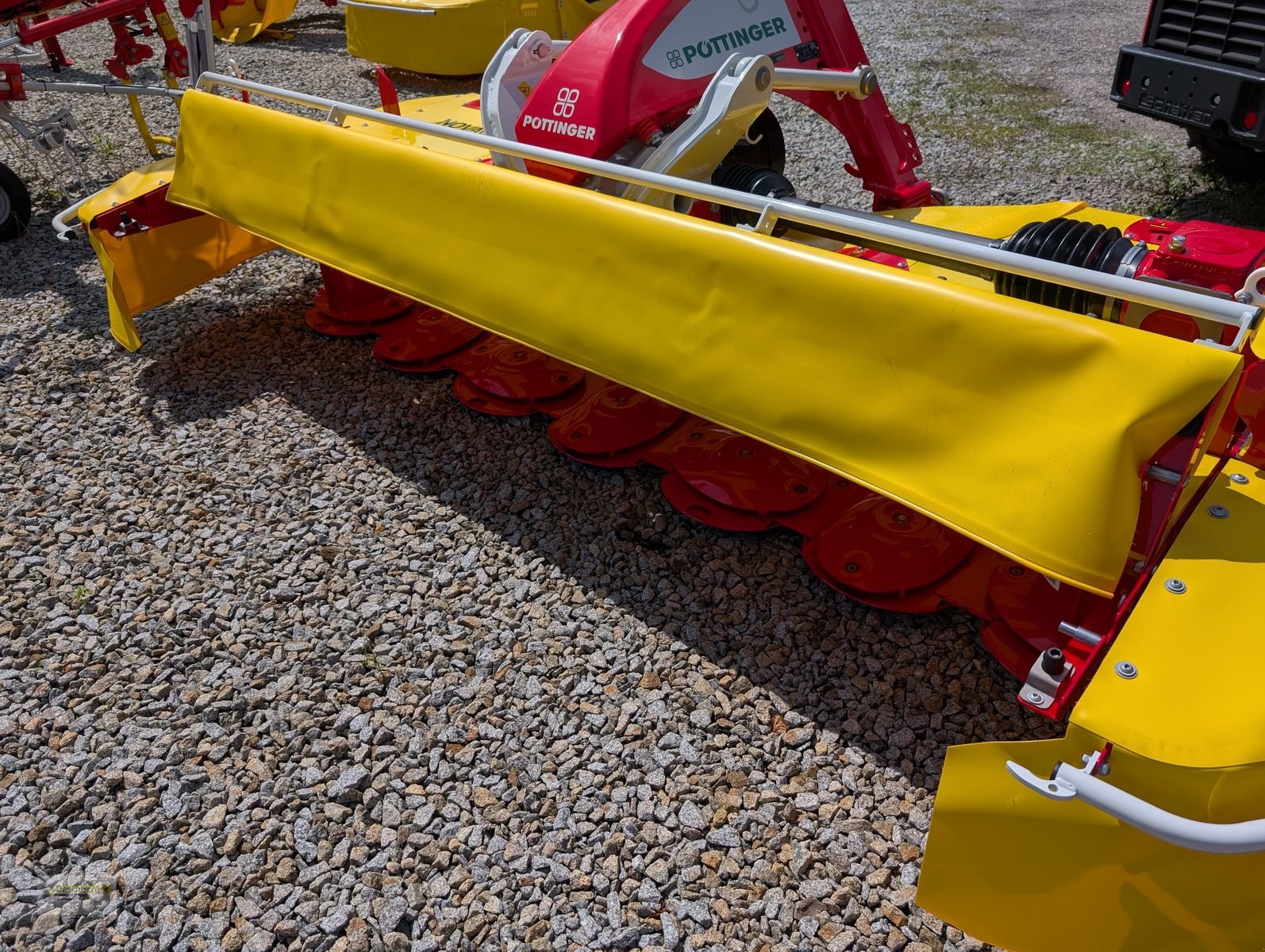 Mähwerk of the type Pöttinger Novacat F 3100, Neumaschine in Senftenbach (Picture 6)