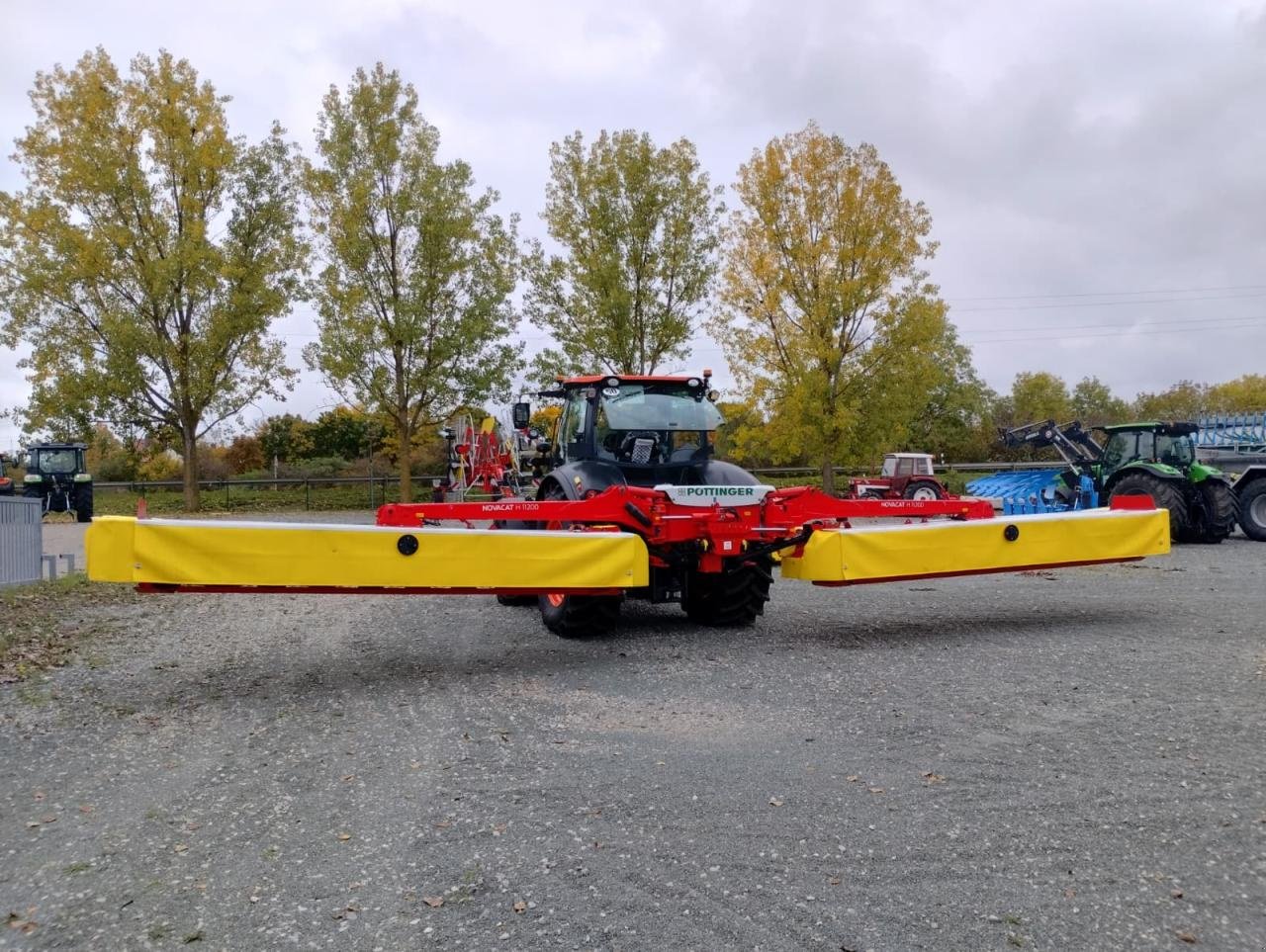 Mähwerk des Typs Pöttinger NOVACAT H 11200, Neumaschine in Burgbernheim (Bild 2)