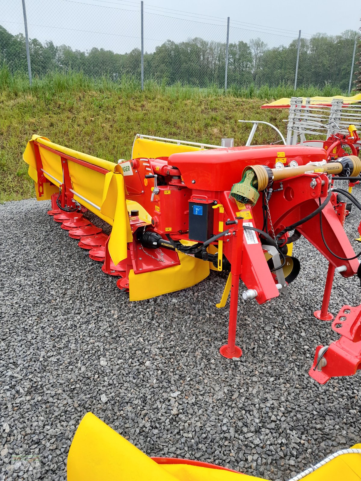 Mähwerk des Typs Pöttinger Novacat S 10, Neumaschine in Ingelfingen-Stachenhausen (Bild 1)