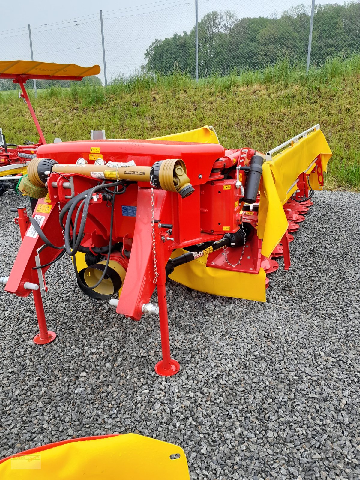 Mähwerk des Typs Pöttinger Novacat S 10, Neumaschine in Ingelfingen-Stachenhausen (Bild 2)