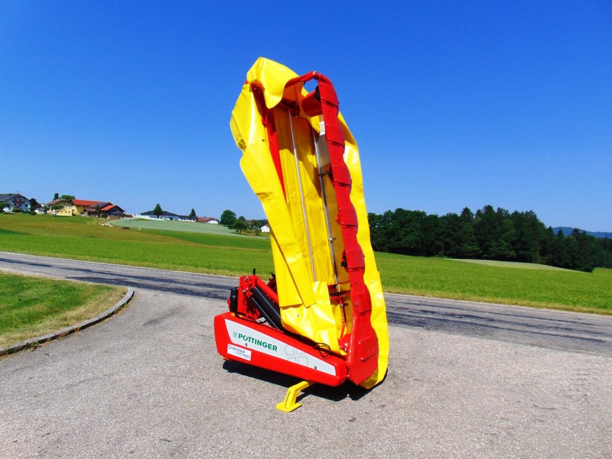 Mähwerk des Typs Pöttinger NovaDisc 302, Neumaschine in Neukirchen am Walde  (Bild 2)