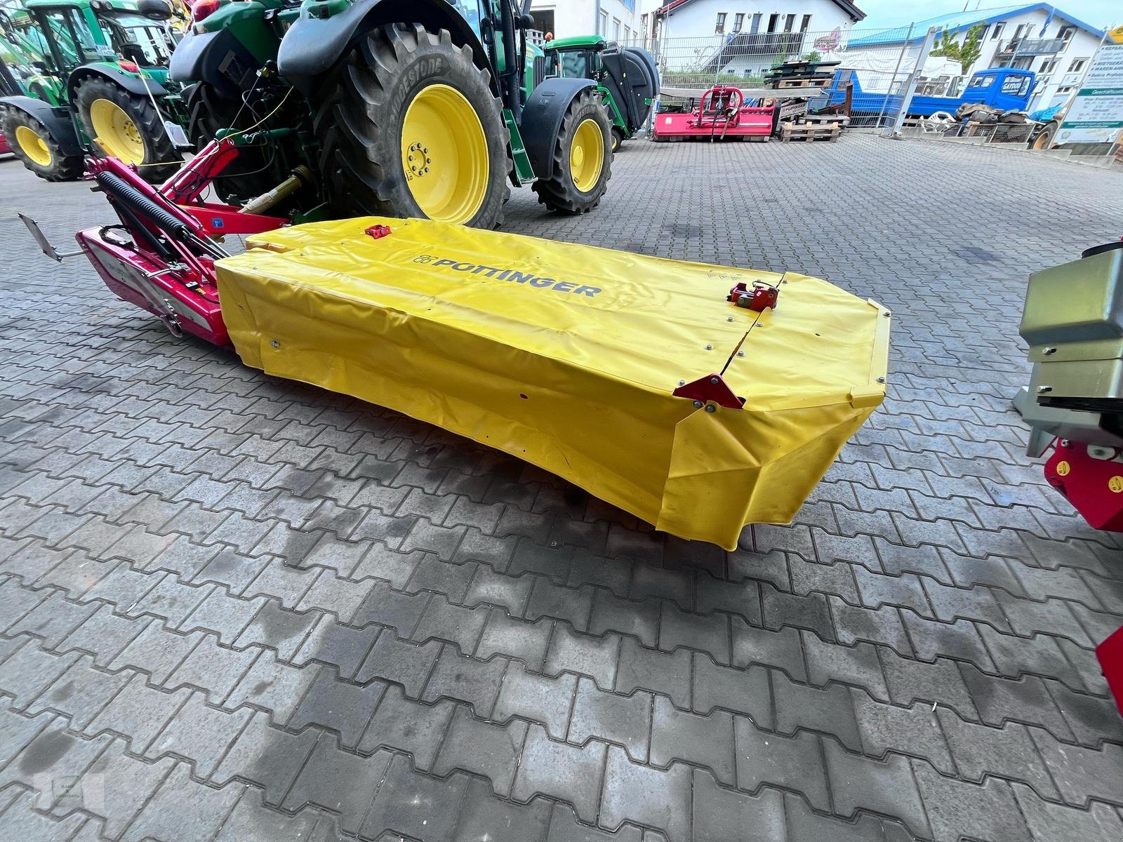 Mähwerk of the type Pöttinger NOVADISC 302, Neumaschine in Gross-Bieberau (Picture 1)