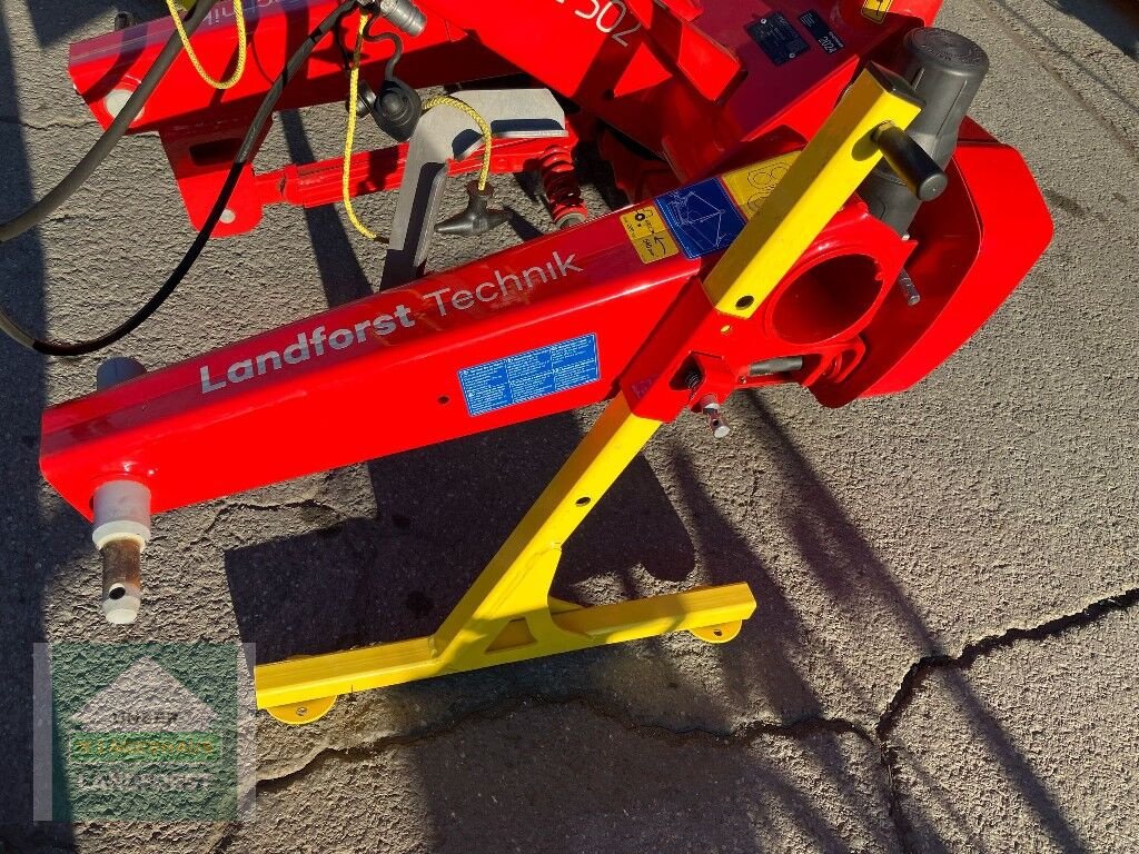 Mähwerk des Typs Pöttinger Novadisc 302, Neumaschine in Murau (Bild 14)