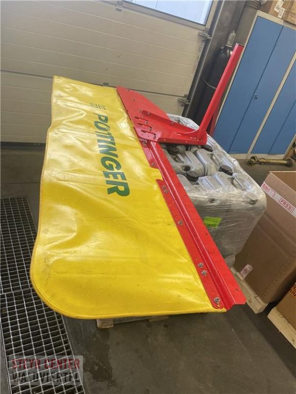 Mähwerk of the type Pöttinger Schwadtuch zu Novacat 302 Cross Flow, Neumaschine in Vitis (Picture 1)