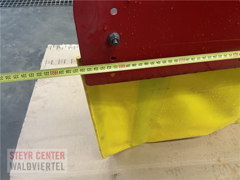 Mähwerk of the type Pöttinger Schwadtuch zu Novacat 302 Cross Flow, Neumaschine in Vitis (Picture 3)