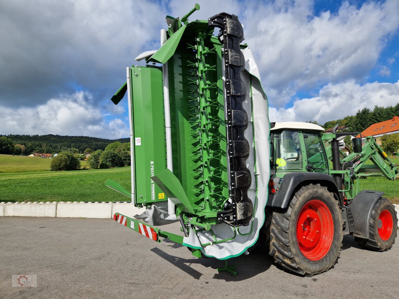Mähwerk of the type PRONAR PDD 830C Aufbereiter Schmetterlingsmähwerk Scheiben Hydraulische Anfahrsicherung, Neumaschine in Tiefenbach (Picture 2)