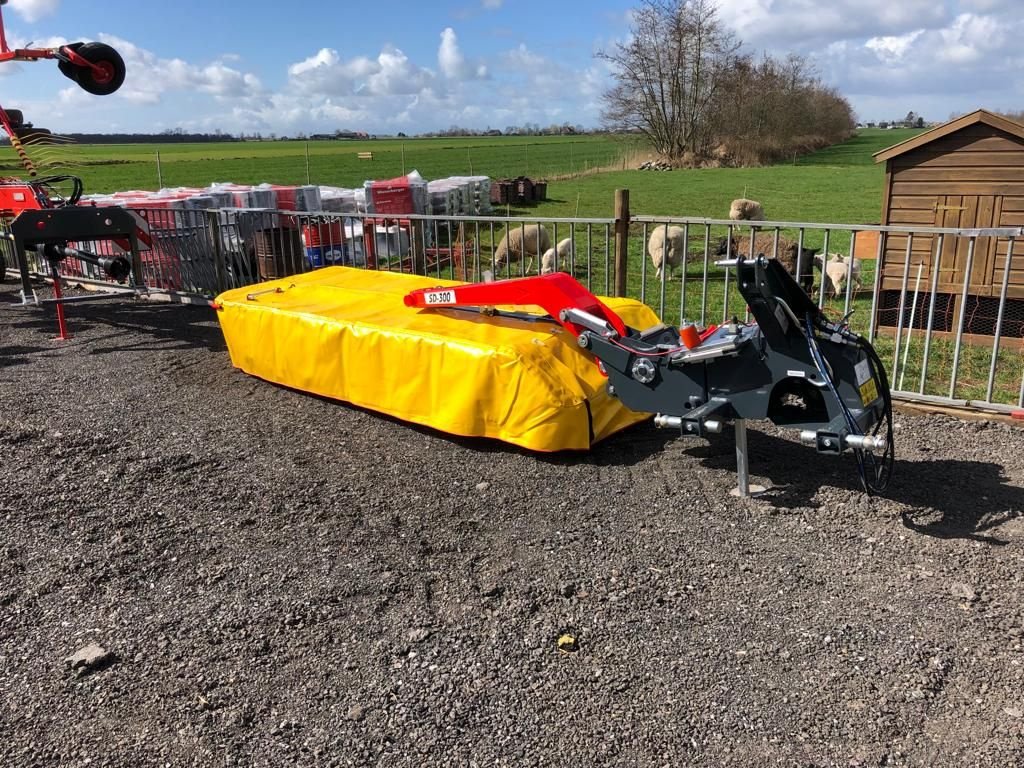 Mähwerk des Typs Rozmital SD-300, Neumaschine in Munnekeburen (Bild 1)