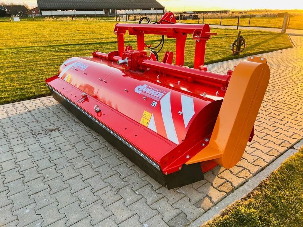 Mähwerk van het type Sonstige D&uuml;cker UM 30 FRONTKLEPELMAAIER, Neumaschine in Coevorden (Foto 1)