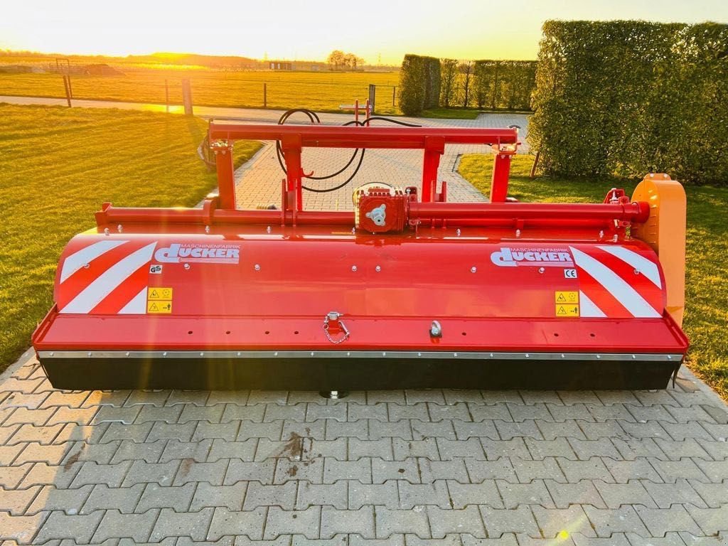 Mähwerk van het type Sonstige D&uuml;cker UM 30 FRONTKLEPELMAAIER, Neumaschine in Coevorden (Foto 2)