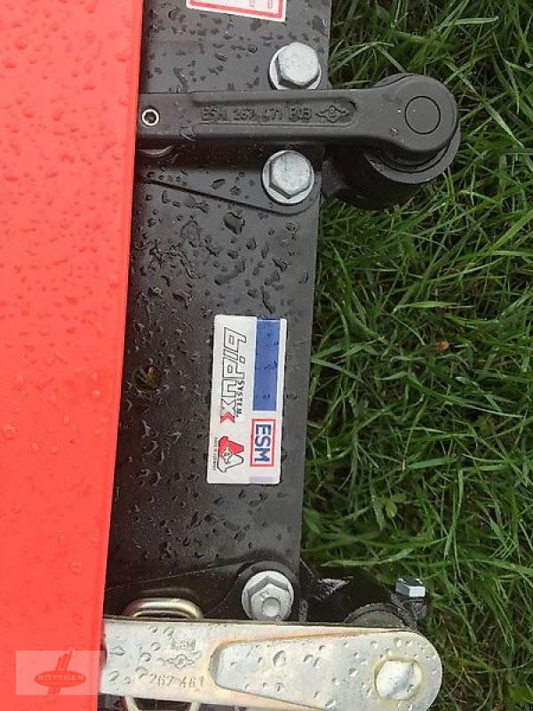 Mähwerk of the type Sonstige Doppelmesser Frontmähwerk KEMA, Neumaschine in Oederan (Picture 8)