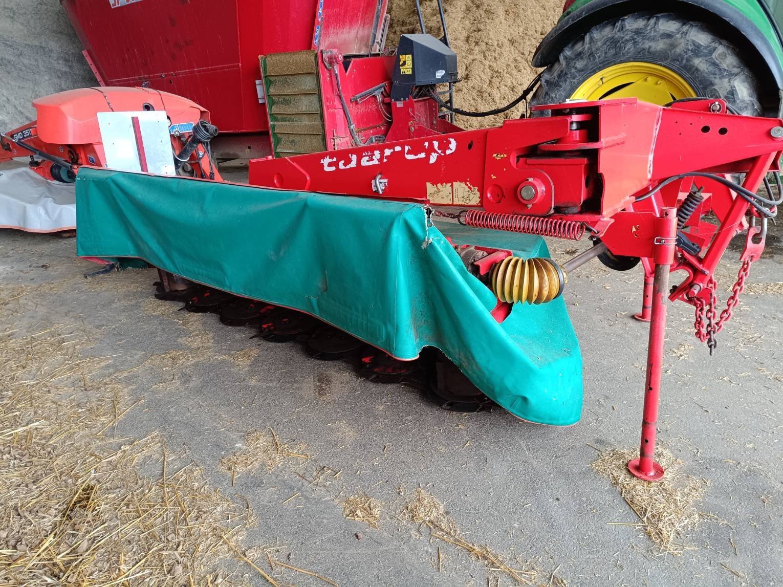 Mähwerk des Typs Taarup 2528, Gebrauchtmaschine in Le Horps (Bild 1)