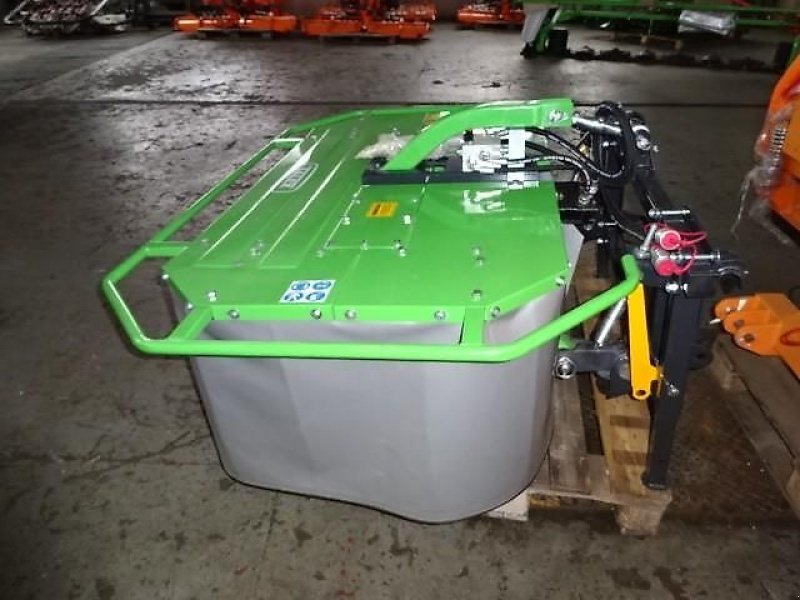 Mähwerk of the type Talex Frontmähwerk 1,35 Meter Rota Hydro -  mit Hydraulischen Antrieb Anbau an Euro SW Rahmen - Auch für Anbau an Radlader, Neumaschine in Neureichenau (Picture 1)