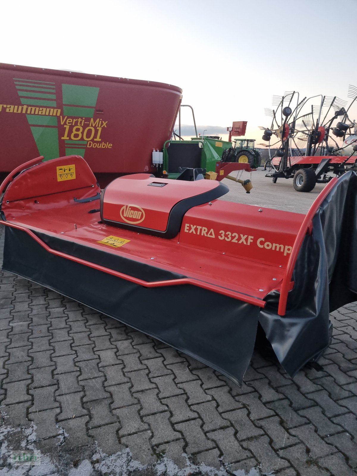 Mähwerk van het type Vicon Extra 332 XF Compact, Neumaschine in Bruckmühl (Foto 1)