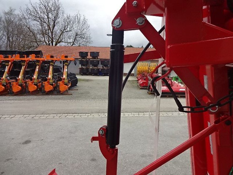 Mähwerk of the type ZAGRODA Z-  1,85 Meter - NEU  mit Gelenkwelle - Hecktrommelmähwerk, Neumaschine in Neureichenau (Picture 11)