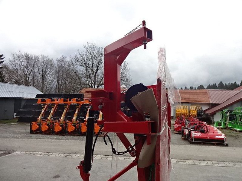 Mähwerk of the type ZAGRODA Z-  1,85 Meter - NEU  mit Gelenkwelle - Hecktrommelmähwerk, Neumaschine in Neureichenau (Picture 9)