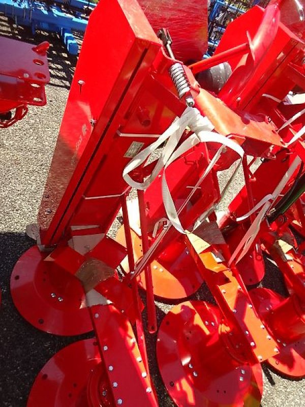 Mähwerk des Typs ZAGRODA Zagroda Hecktrommelmähwerk 1,65 Meter- neu mit Gelenkwelle, Neumaschine in Neureichenau (Bild 15)